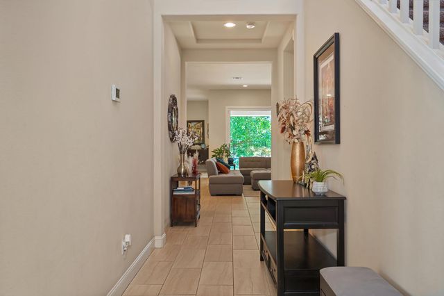 405 Olivadi Way, Sacramento, CA 95834