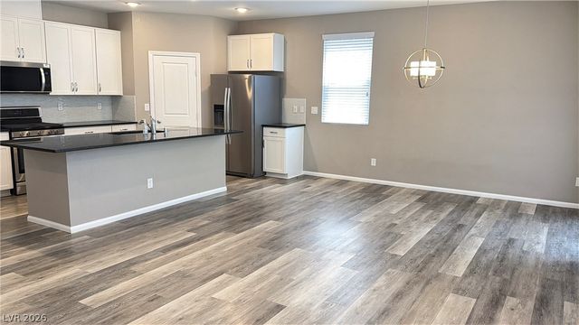 2963 Capobella Avenue, Henderson, NV 89044