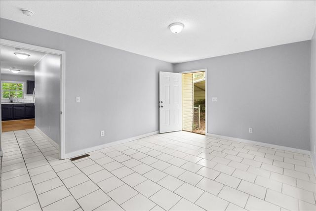 724 Shelly Lane, Rossville, GA 30741