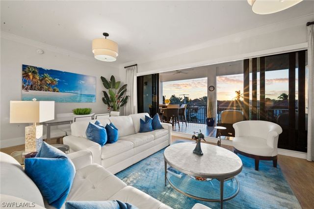 1035 3rd AVE S 407, Naples, FL 34102