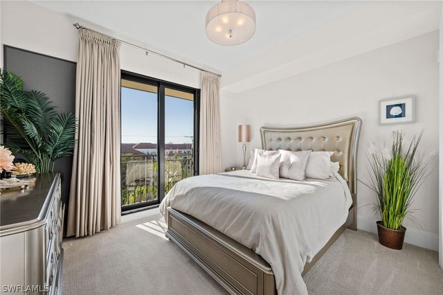 1035 3rd AVE S 407, Naples, FL 34102