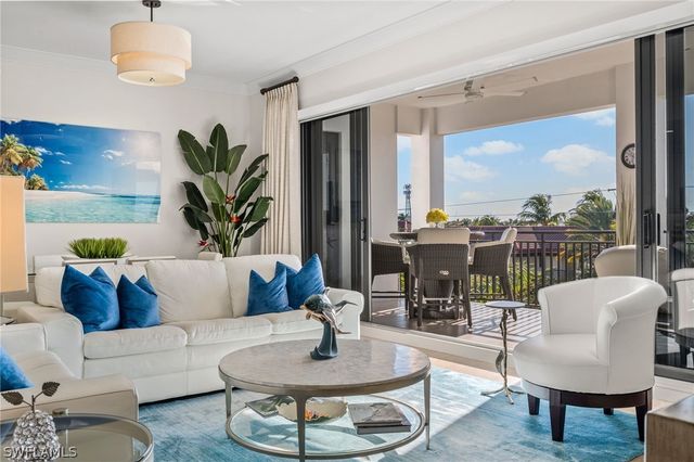 1035 3rd AVE S 407, Naples, FL 34102