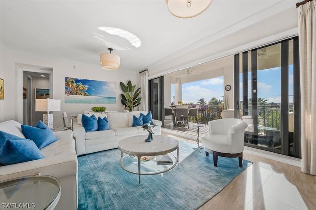 1035 3rd AVE S 407, Naples, FL 34102