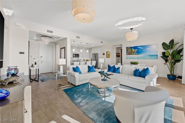 1035 3rd AVE S 407, Naples, FL 34102