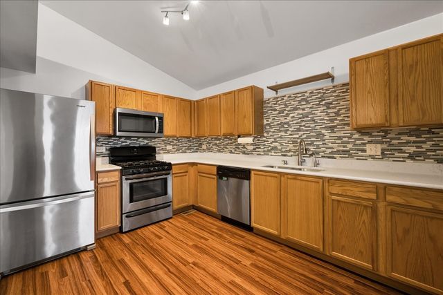 823 Symphony Drive, Aurora, IL 60504