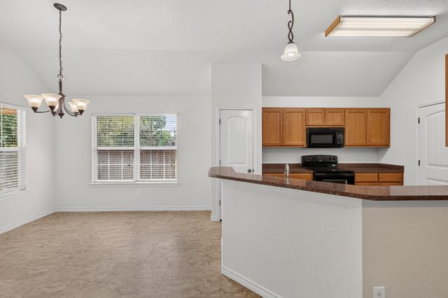 1512 Shadow WALK, Lockhart, TX 78644