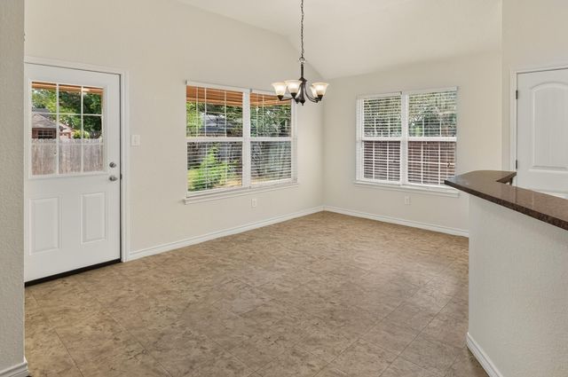 1512 Shadow WALK, Lockhart, TX 78644