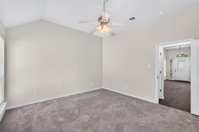 1512 Shadow WALK, Lockhart, TX 78644