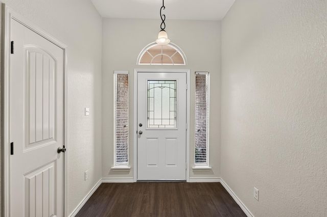 1512 Shadow WALK, Lockhart, TX 78644