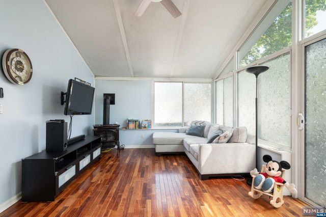 120 Hershfield Street, Pompton Lakes, NJ 07442