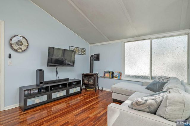 120 Hershfield Street, Pompton Lakes, NJ 07442