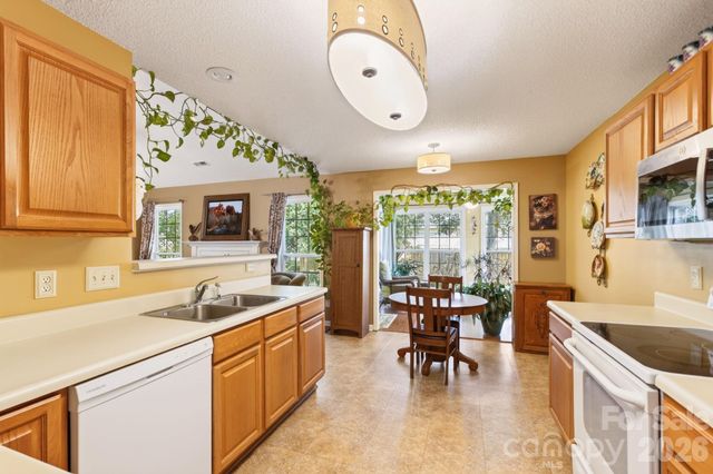 171 Running Briar Road, Fletcher, NC 28732