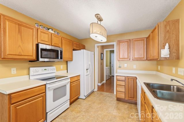 171 Running Briar Road, Fletcher, NC 28732