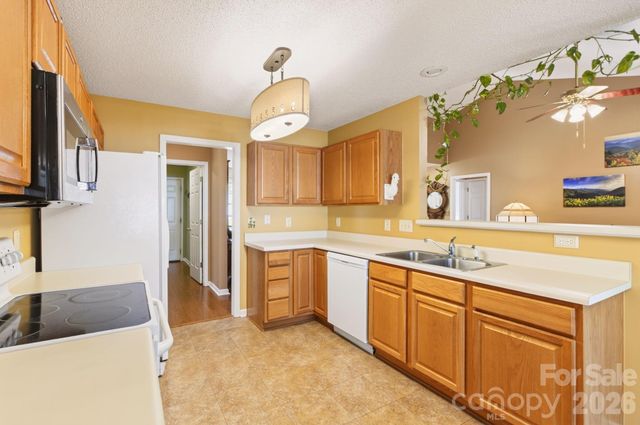 171 Running Briar Road, Fletcher, NC 28732