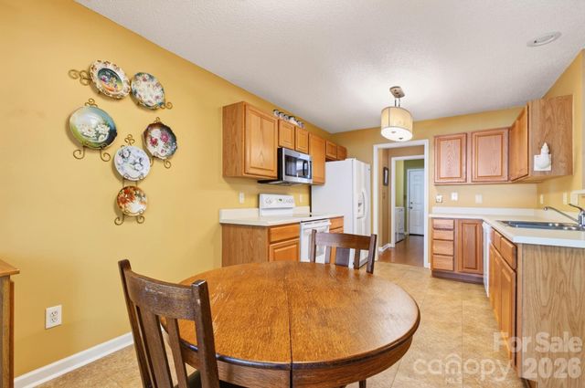 171 Running Briar Road, Fletcher, NC 28732