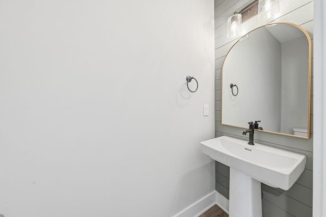 1645 Sulphur College Rd, Hartsville, TN 37074