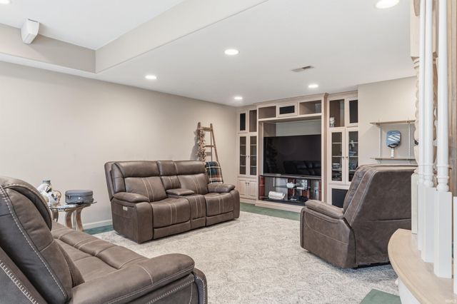11225 Crosstree Court, Fort Wayne, IN 46814