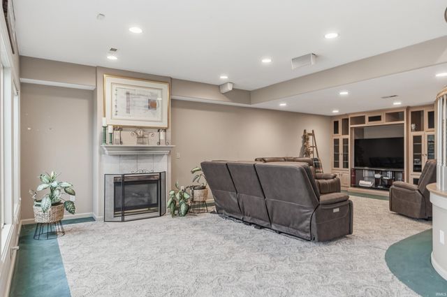 11225 Crosstree Court, Fort Wayne, IN 46814