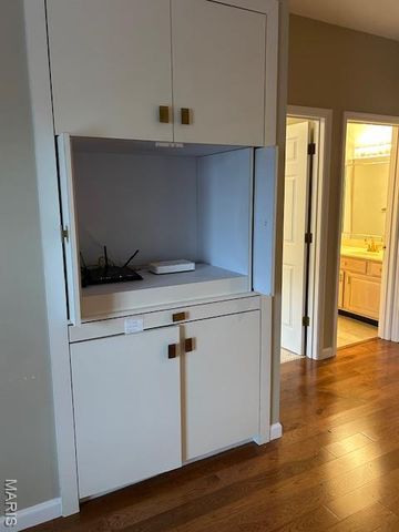 567 Sarah Lane 301, Creve Coeur, MO 63141