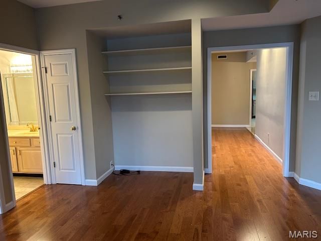 567 Sarah Lane 301, Creve Coeur, MO 63141