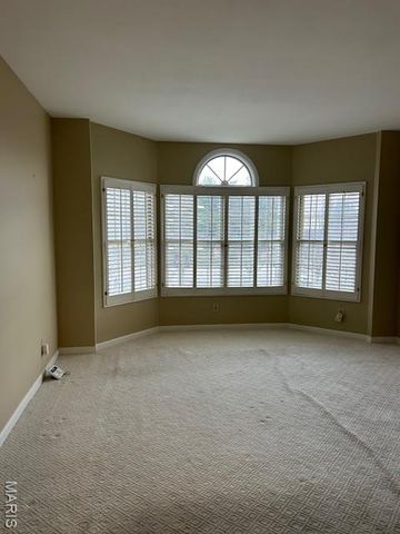 567 Sarah Lane 301, Creve Coeur, MO 63141