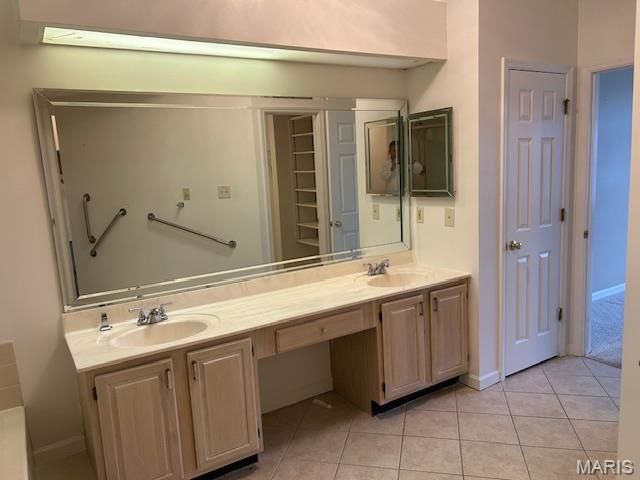 567 Sarah Lane 301, Creve Coeur, MO 63141