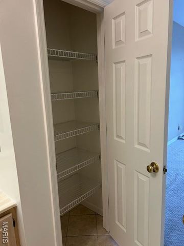 567 Sarah Lane 301, Creve Coeur, MO 63141