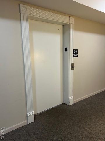 567 Sarah Lane 301, Creve Coeur, MO 63141