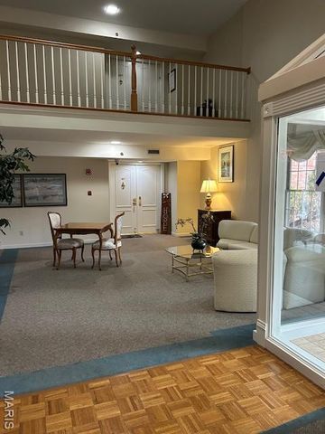 567 Sarah Lane 301, Creve Coeur, MO 63141