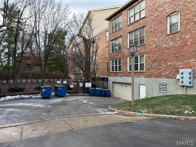 567 Sarah Lane 301, Creve Coeur, MO 63141