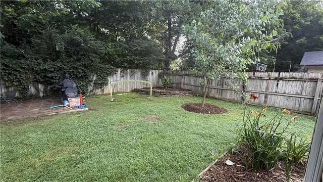 1019 W School Street, Siloam Springs, AR 72761