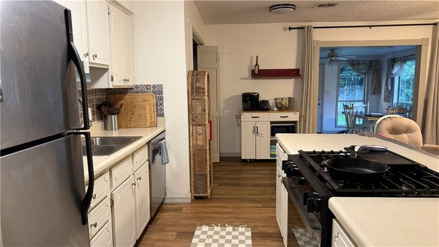 1019 W School Street, Siloam Springs, AR 72761
