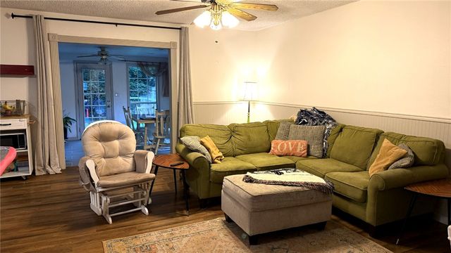 1019 W School Street, Siloam Springs, AR 72761