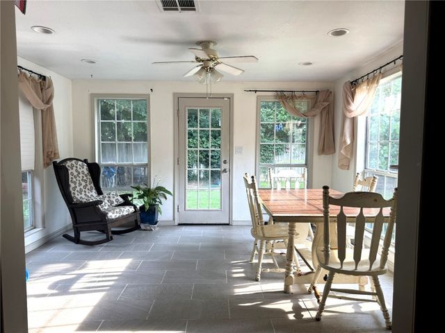 1019 W School Street, Siloam Springs, AR 72761
