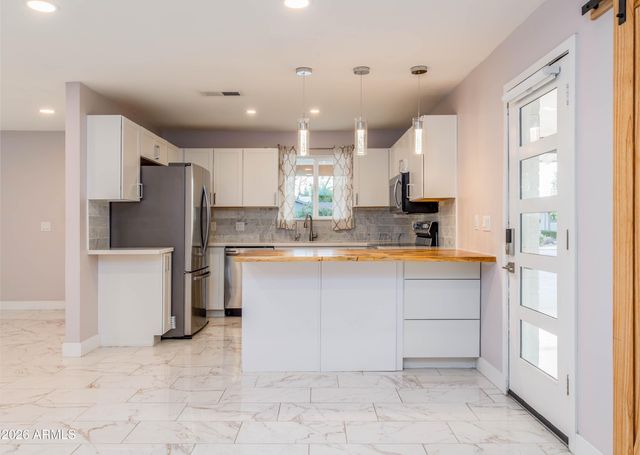 1042 W 9TH Place, Mesa, AZ 85201