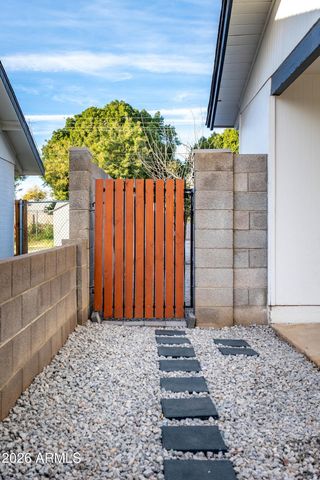 1042 W 9TH Place, Mesa, AZ 85201