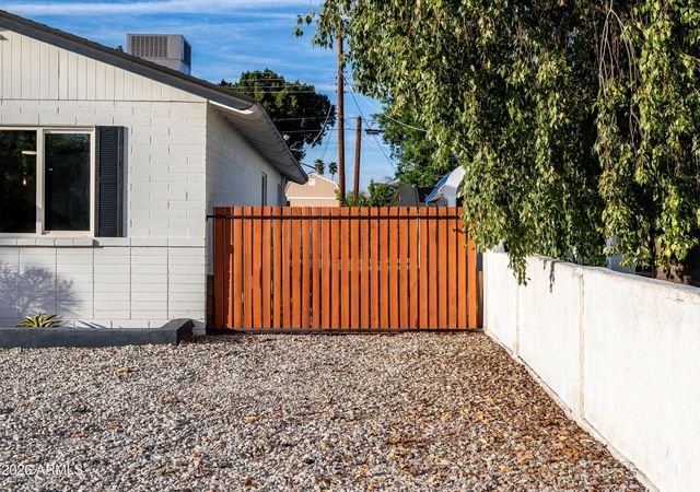 1042 W 9TH Place, Mesa, AZ 85201