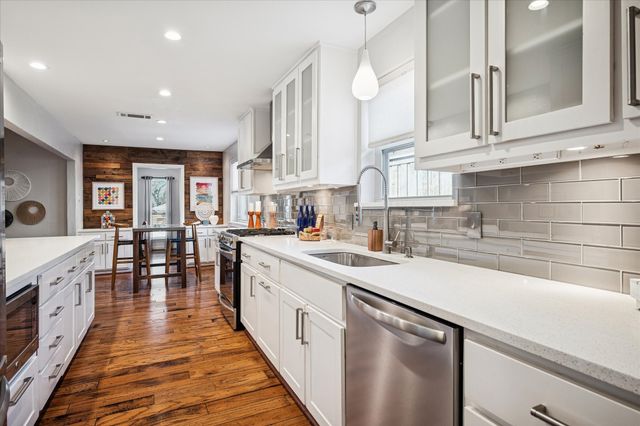 4877 Fallon Place, Dallas, TX 75227