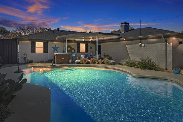 4877 Fallon Place, Dallas, TX 75227