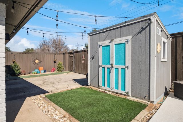 4877 Fallon Place, Dallas, TX 75227