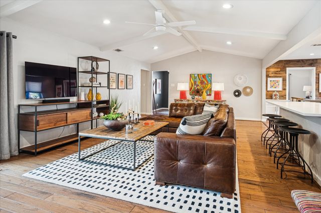 4877 Fallon Place, Dallas, TX 75227