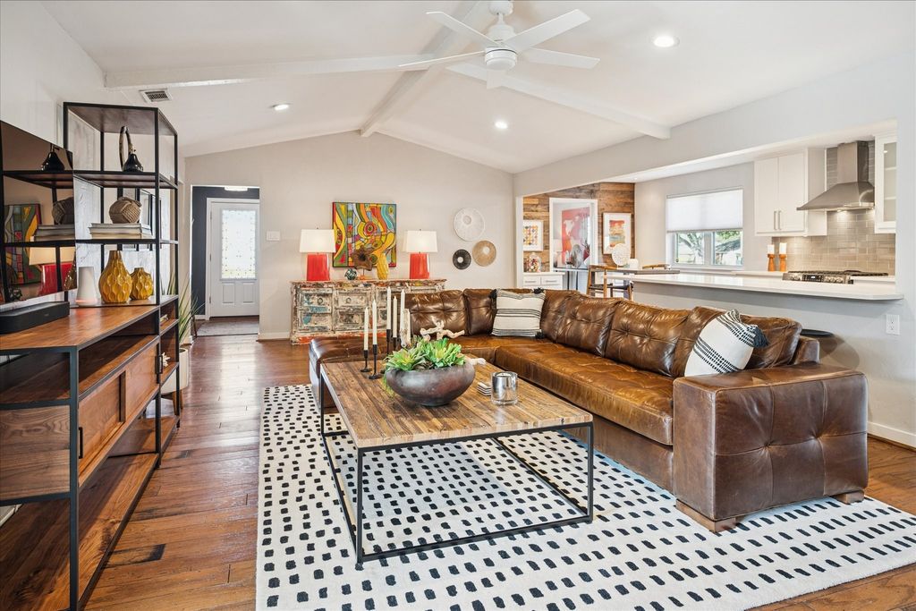 4877 Fallon Place, Dallas, TX 75227