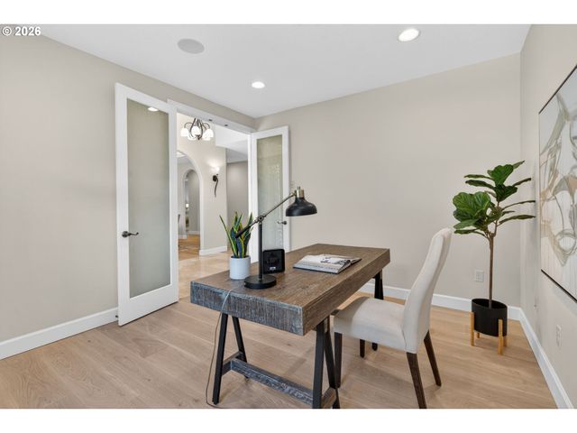 20 Sw 111TH Ter, Portland, OR 97225