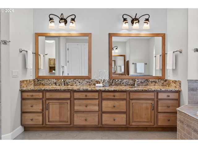 20 Sw 111TH Ter, Portland, OR 97225