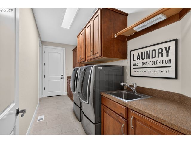 20 Sw 111TH Ter, Portland, OR 97225