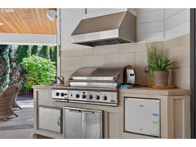 20 Sw 111TH Ter, Portland, OR 97225
