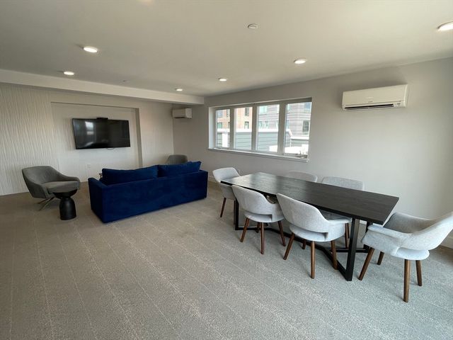 50 Hichborn St 503, Boston, MA 02135