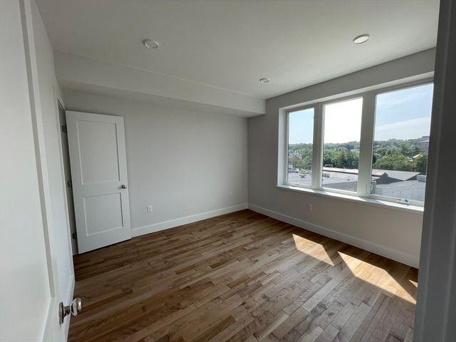 50 Hichborn St 503, Boston, MA 02135