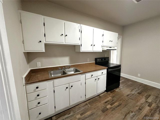 672 4th St, Limon, CO 80828