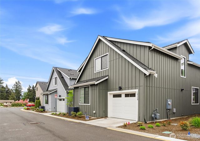 10329 135th Circle NE, Kirkland, WA 98033